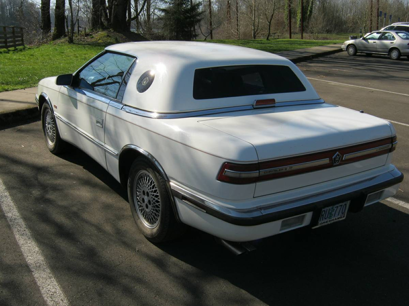 Illustration for article titled For $12,000, Could This 1990 Chrysler TC By Maserati Hijack Your Heart?